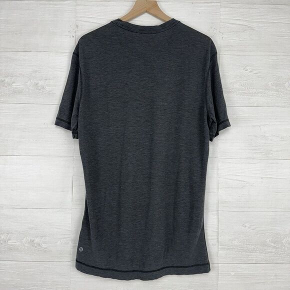 Lululemon Men Size L Short Sleeve T-Shirt Wave Print Gray Black Athletic Stretch - Picture 5 of 11